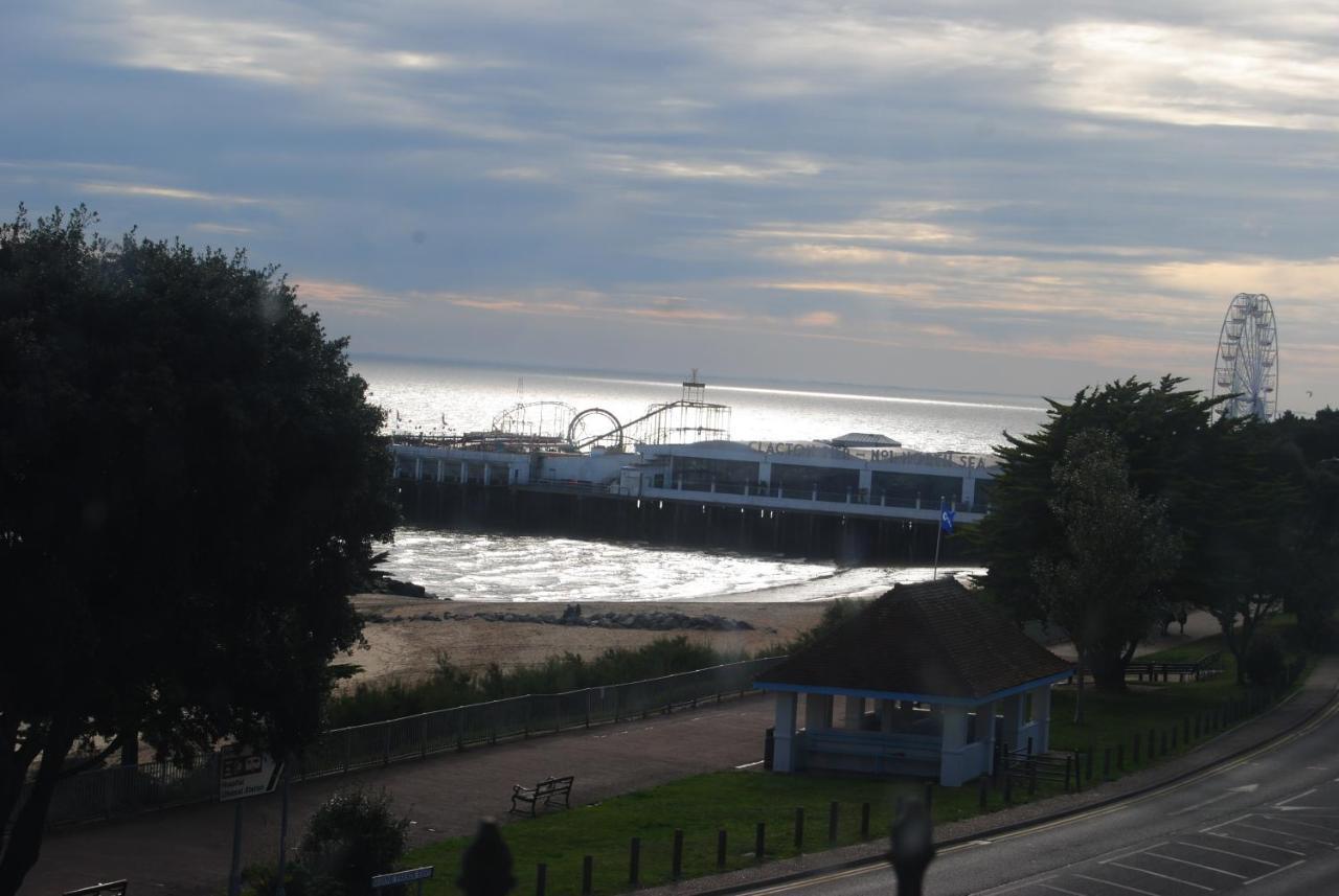 Hotel The Melrose At The Beach 2*